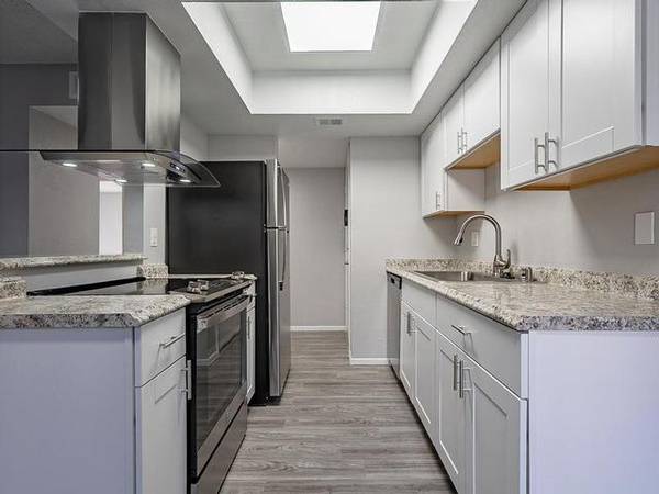 $1,399 / 2br - 708ft2 - 24-Hr Emergency Maintenance, On-Site Management, Washer/Dryer In Unit (Downtown Tempe)64024992055426120