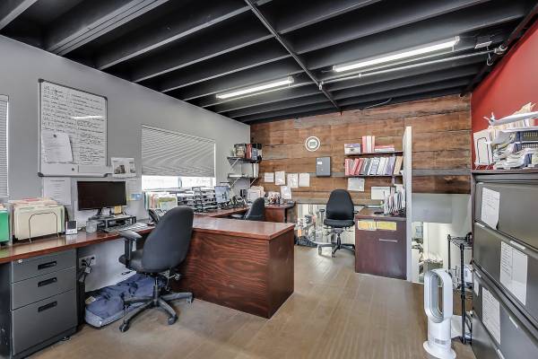 $4,950 / 1495ft2 - ¡Almacén con espacio de oficina disponible! ¡Excelente espacio para constructores! (SOMA / south beach)63672010781697123