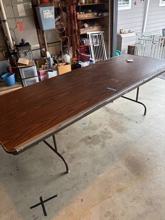 8‘ x 3‘ folding table 1