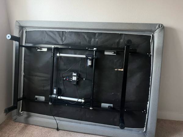 Free queen bed mechanical- must go now 1