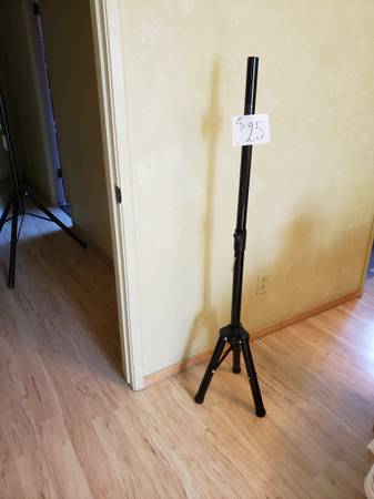 Soportes para altavoces - $25 (Turlock)63470290678147121