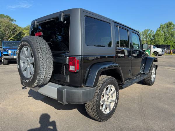 2015 Jeep Wrangler Unlimited Sahara 4x4! - $11,900 (Ortonville)63470236597505124
