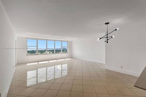 $5,000 / 2br - 1750ft2 - Beyond Chic Beach Pad with Beautiful Finishes! (5600 Condo- Miami Beach)64001848039171122