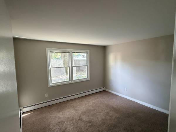 $1,525 / 1br - 528ft2 - Cozy 1BD In Cranston Move In Ready! Call Today!64002829245441123