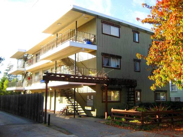 2132 Roosevelt, Near CAL, Clean Building, Near University Ave. 1