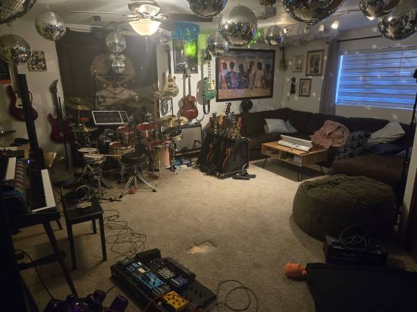 Buscando músicos (teclas, bajo, guitarra, batería, metales, multi) (Gilbert)64203735360257120