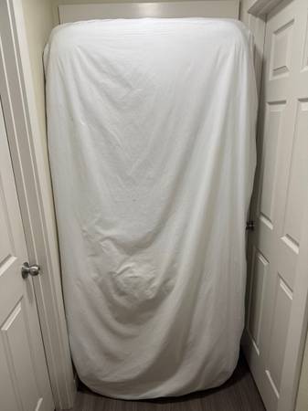 Twin Bed - extra-long - mattress and frame set 1