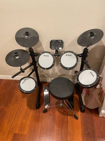 Drum Set; NEW 1