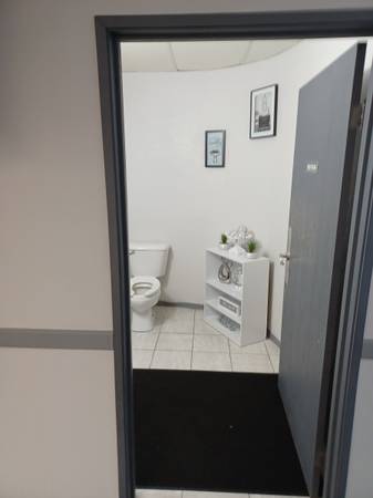 $1.700 / 1825 pies² - Salón de belleza. Muy bonito (Milwaukee. En West Capitol)63348347391873123