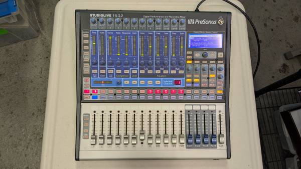 PreSonus StudioLive 16.0.2 Digital Mixer 1