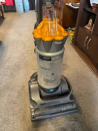 Dyson DC 17 aspiradora - reparada - $60 (Lynnwood)63471362745859121
