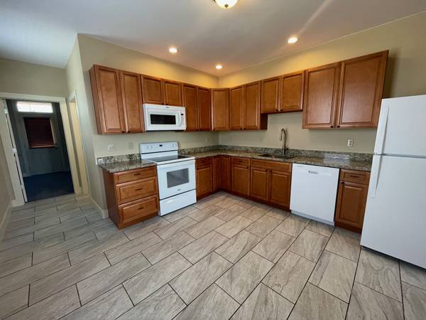 New Uptown 1 Bedroom Apartment 1