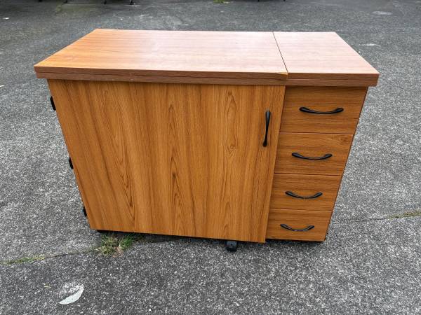 Portable Sewing Table 1