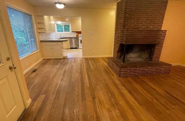 $2,500 / 2br - 1020ft2 - Charming 2bd/1b - just half a block from Columbia Elementary! (Bellingham)63920957326466123