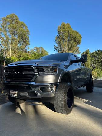 Dodge Ram 1500 2019 4x4 Laramie 1