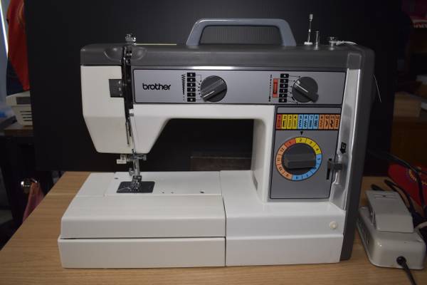 Singer Model VX-790 Zig Zag Machine 1
