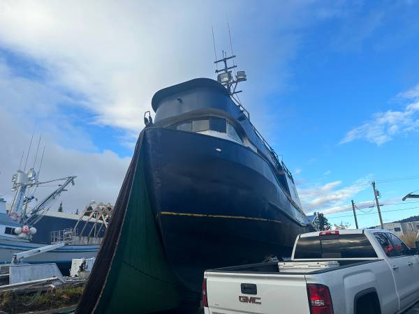 Commercial longliner 1