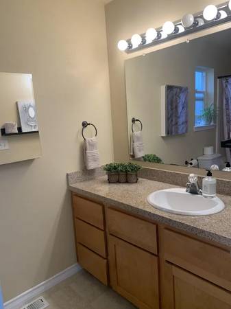 $1,250 / 2br - //-Adorable 2 Bedroom/1 Bath home--In the heart of Bellingham. (Bellingham)63935190091907123