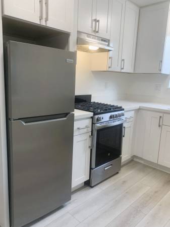 $2,795 / 2br - Amazing Unit just Steps to Morcom Rose Garden or Linda Ave Dog Park! (oakland lake merritt / grand)63873333020033123