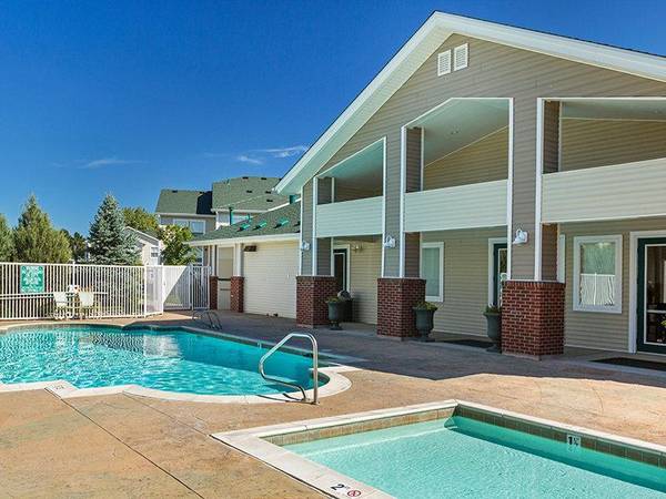 $1,635 / 3br - 1108ft2 - Cable e Internet Listos, Ubicación Conveniente, Techos Altos (Colorado Springs)63658112210691121
