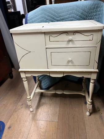 Side or end table jewelry storage 1