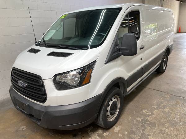 2019 FORD TRANSIT 250 FURGÓN DE CARGA V6 - $22,950 (**BUEN ESTADO**)63439360778755124
