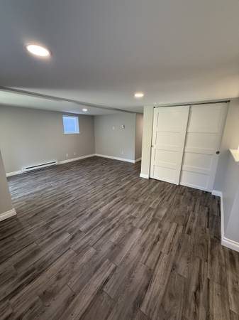 341 Niagara St - 2 Bed Cozy James Bay Suite Steps from the Ocean! 3