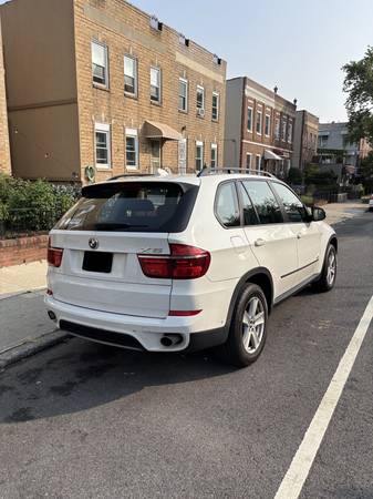 2013 BMW X5 xDrive35i – Limpio, tracción en las cuatro ruedas, neumáticos nuevos - $8000 (Astoria, NY)63470619164163121