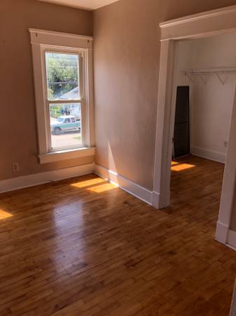 $850 / 2br - For Rent - 2 bedroom upper in Oshkosh (Oshkosh)63838112478339120