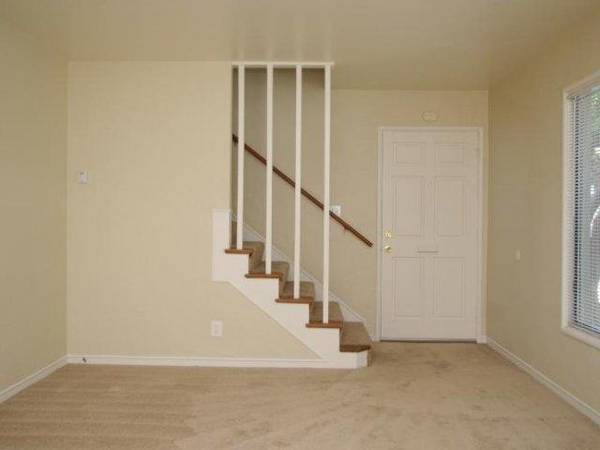 $2,620 / 2br - Estacionamiento Cubierto, Pisos de Madera, Amplios Armarios, Área Comunitaria para Barbacoa63671991762307122