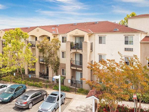 $1,732 / 2br - 733ft2 - Hermoso departamento de 2 habitaciones, distribución abierta, eventos para personas mayores, piscina estilo resort! (vallejo / benicia)63880247318147122