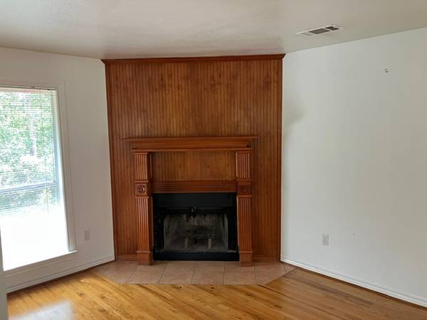 $2,495 / 3br - 2200ft2 - Contemporary Country Home on One Acre (Cedar Creek)63922558790786122