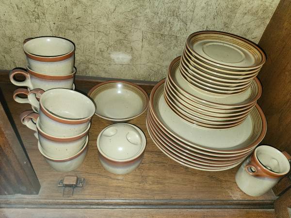 Mikasa Country Cabin Dinnerware 1