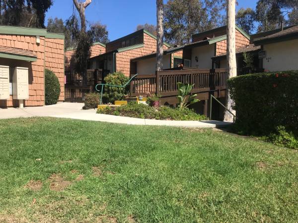 $2,995 / 3br - 1550ft2 - 3 Bedroom Townhouse! Park Like setting, Shaded Community!! (Oceanside)64037223885186120
