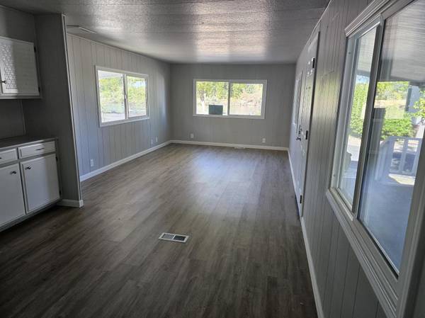 $39,990 / 1br - 1/1 REMODEL IN 55+ PARK WITH STUNNING RIVER VIEWS!!! (Red Bluff)63972530125186124