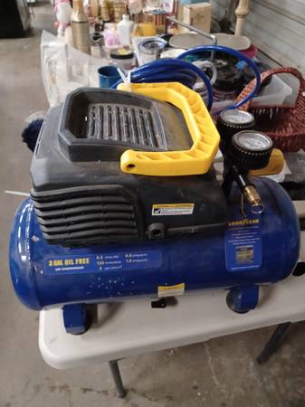 Good Year Portable Electric 135 PSI Air Compressor 1