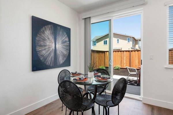 $3,195 / 3br - 1200ft2 - Una Visita Obligada, Hermosos Jardines, Garajes (santa rosa)63657829409025123
