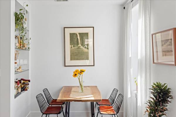 $3,595 / 2br - 1200ft2 - RARELY AVAILABLE WICKER PARK GEM! (Wicker Park)64041645345409124