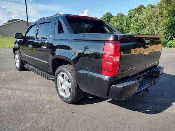 2013 Chevrolet Avalanche LTZ Black Diamond 4WD - $8,000 (We offer a no-hassle sales environment!)63502490970627123
