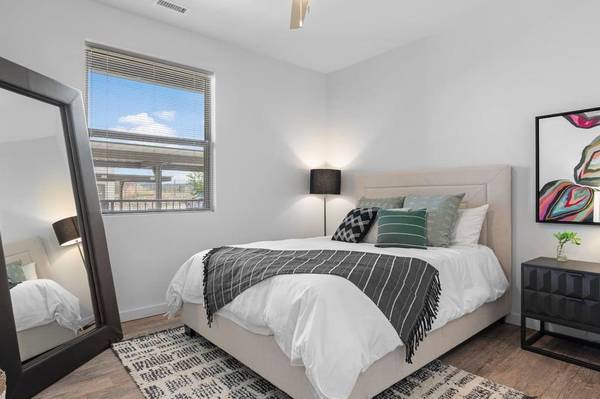 $1,945 / 1br - 782ft2 - Piscina y Spa Brillantes, Puertas de Acceso Controlado (Ubicado junto a centros comerciales, I-25, escuelas/universidades)63659747172483124