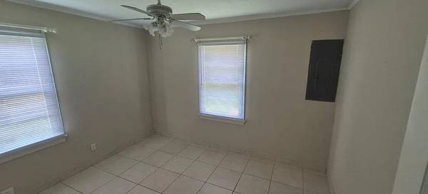 $1,150 / 2br - 768ft2 - Available for immediate (Vero Beach)63799984560897123