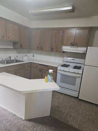 $1,995 / 1br - Ventura Near the Beach Large One Bedroom Apartment (Ventura)63800664969217122