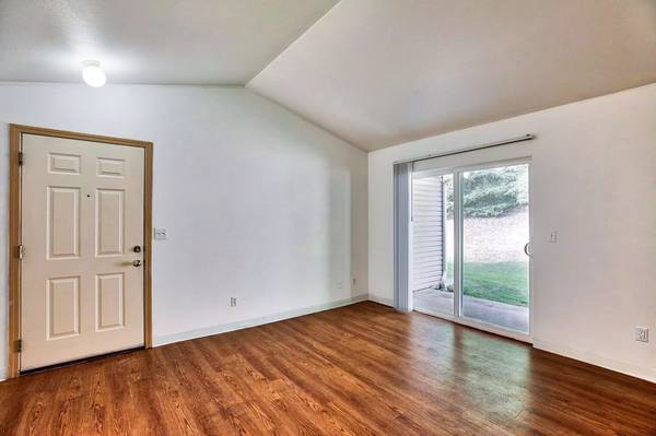 $1,704 / 3br - 1134ft2 - Pase hoy y conoce nuestro encantador departamento de 1134 pies cuadrados, ¡3 habitaciones / 2 baños! (Tacoma)63786756142211124