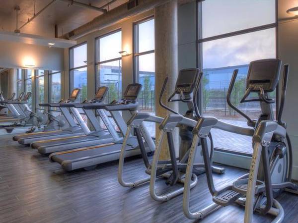 $3,387 / 1br - 722ft2 - Stunning Fitness Center, Stainless GE Appliances (bayview)63657863571073124