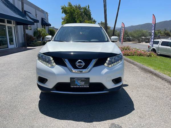 2014 Nissan Rogue S suv Moonlight White - $7,987 (28046 Del Rio Rd Ste Abr)63435874204547121