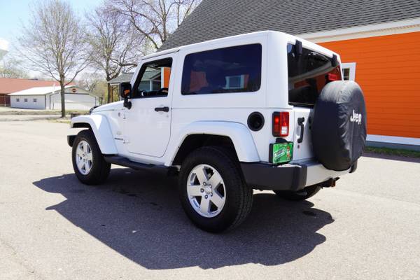 * 2012 JEEP WRANGLER SAHARA 4X4 * HARD TOP * AUTOMATIC * FINANCING - $12,998 (SAINT PAUL)63499580322563124