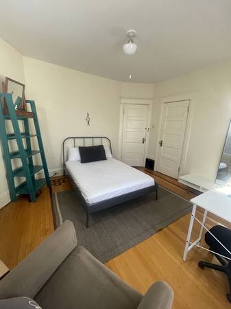 $1,300 Furnished Room by Cheesman Park – Utilities, Laundry, Wi-Fi Included (Denver)63736256440321120