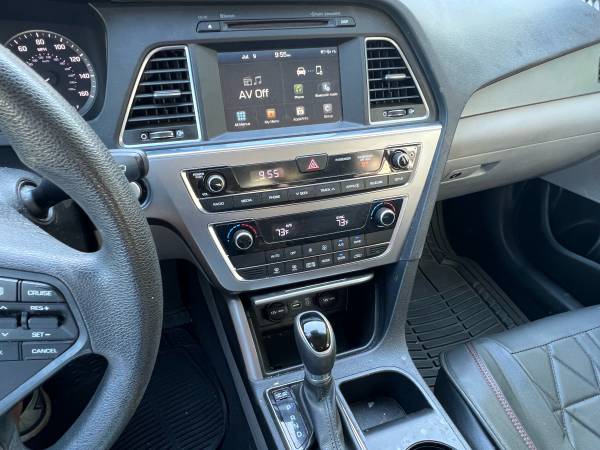 Sonata 2017 - $2.500 (Roseville)63613706770689121