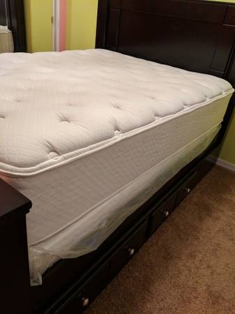 Pillowtop Queen Mattress for sale 1