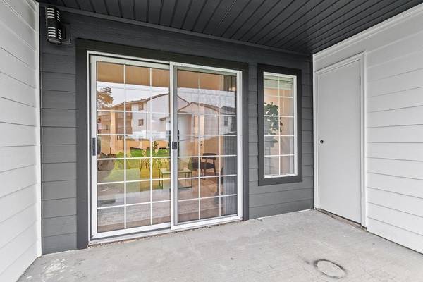 $2,050 / 2br - 870ft2 - Move-In Ready 2 Bed / 1 Bath – Get 1 Month FREE! (6305 S 238th Pl, Kent, WA)63910194304898124